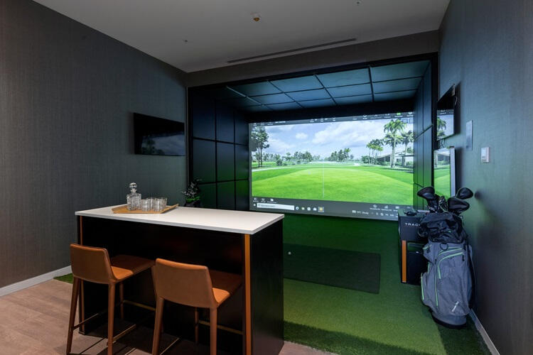 Virtual Golf Room